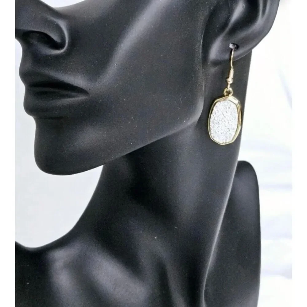 JASMINE LANE - 🎉HP🎉 3-Piece Fashion Jewelry Bundle/Earrings/Pendant/Bangle
